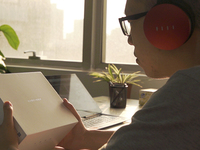 微?。厚R哥戴上汪峰耳機(jī)Fiil后，劇情發(fā)展好像不太對(duì)