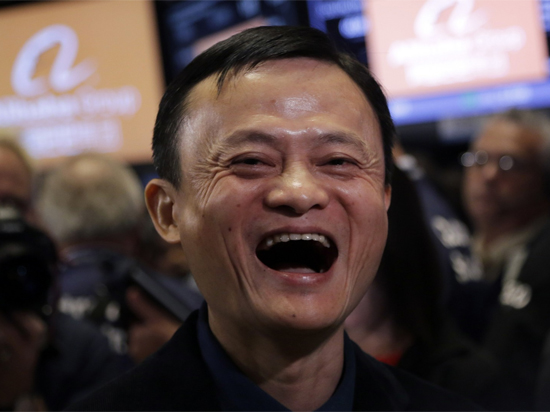 馬云1350億再成IT首富！他的一句話打動(dòng)了英國首相