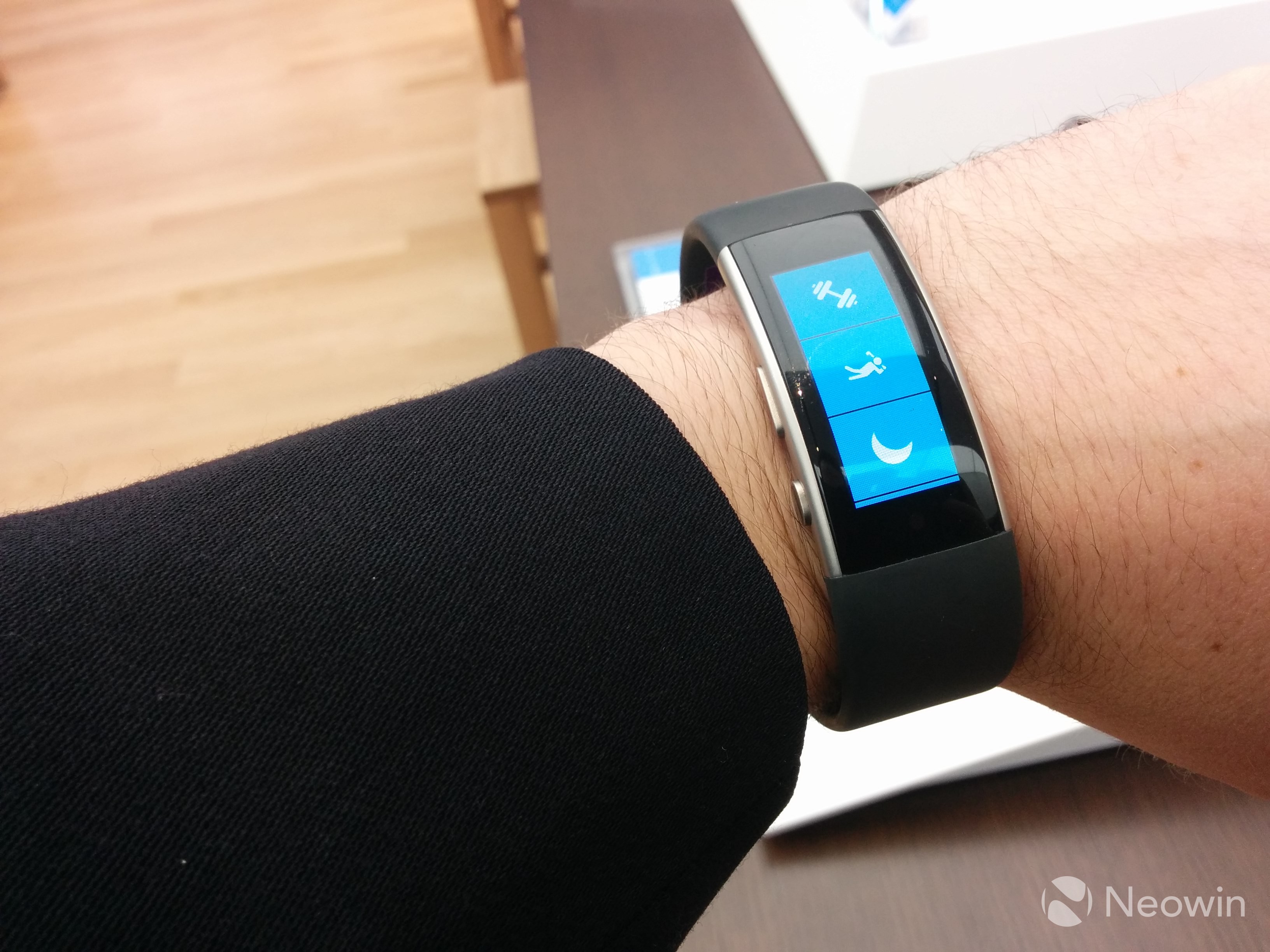 比蘋(píng)果Apple Store更氣派！全球最大微軟旗艦店開(kāi)業(yè)