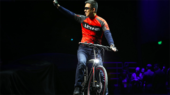 樂視27日發(fā)布會(huì)回顧：1s手機(jī)/巨屏電視/超級(jí)汽車/免費(fèi)專車