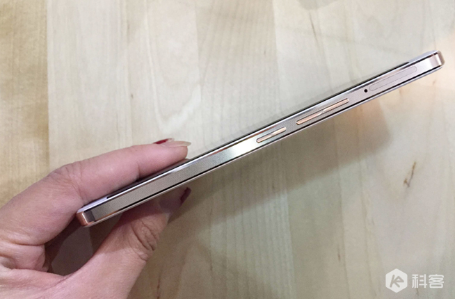 多圖：小而玩美 一加手機(jī)X真機(jī)上手圖賞