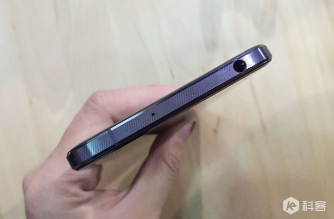 多圖：小而玩美 一加手機(jī)X真機(jī)上手圖賞