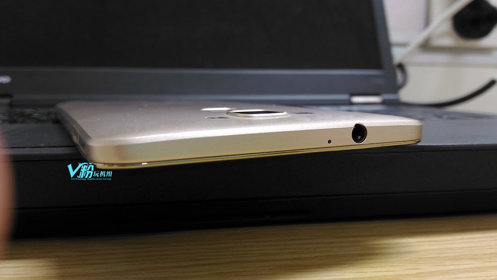 抄魅藍(lán)metal工藝？疑似vivo Xplay5S諜照曝光