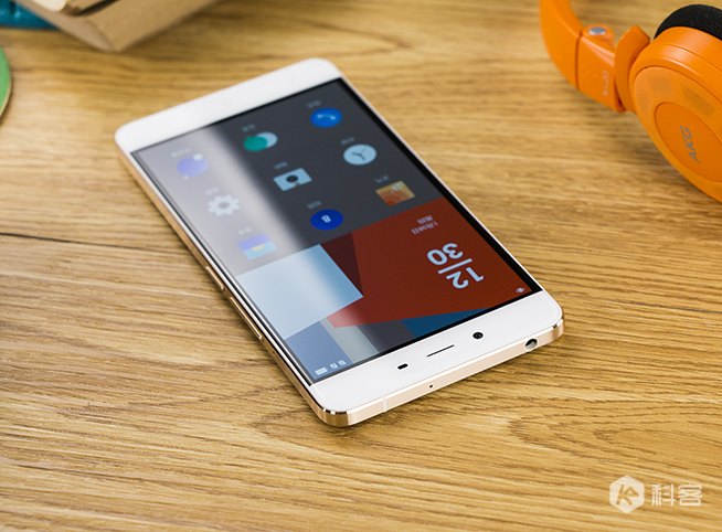 一加手機X開箱圖賞：顏值擔(dān)當(dāng)?shù)那гp旗艦