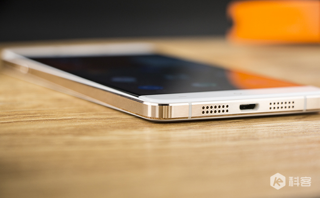 一加手機X開箱圖賞：顏值擔(dān)當(dāng)?shù)那гp旗艦