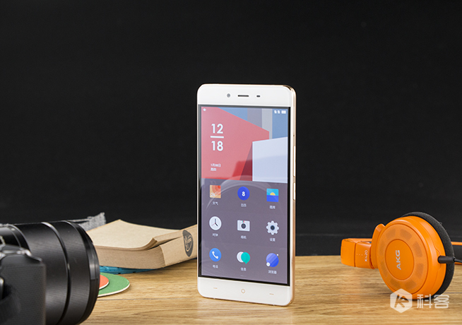 一加手機X開箱圖賞：顏值擔(dān)當(dāng)?shù)那гp旗艦