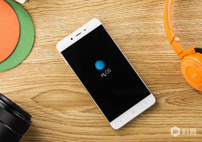 一加手機X開箱圖賞：顏值擔(dān)當(dāng)?shù)那гp旗艦