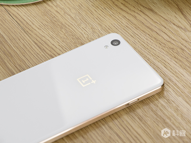 一加手機X開箱圖賞：顏值擔(dān)當(dāng)?shù)那гp旗艦