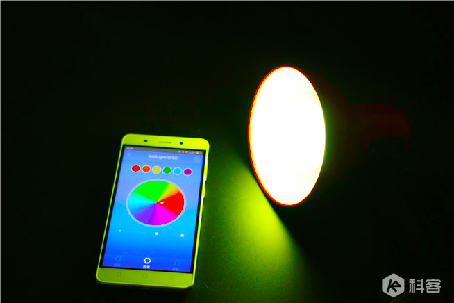 給生活加點色彩，AddLight智能蘑菇燈體驗