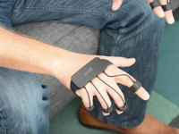 Gest體感“手套”控制器使用上更加簡單實(shí)用