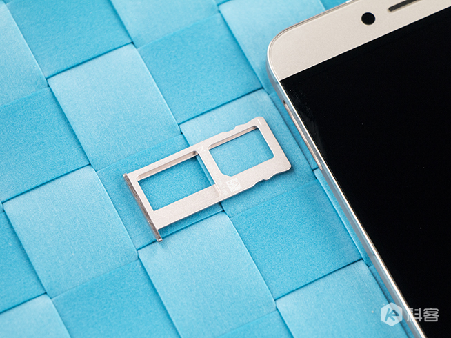 重新定義千元機(jī)？樂視樂1s開箱圖賞