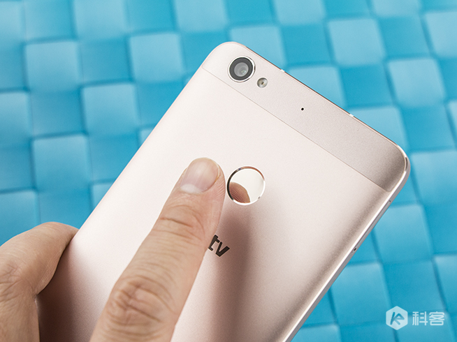 重新定義千元機(jī)？樂視樂1s開箱圖賞