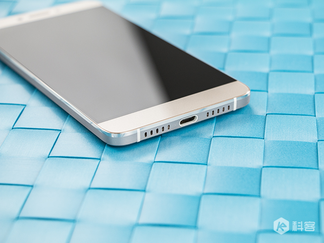 重新定義千元機(jī)？樂視樂1s開箱圖賞