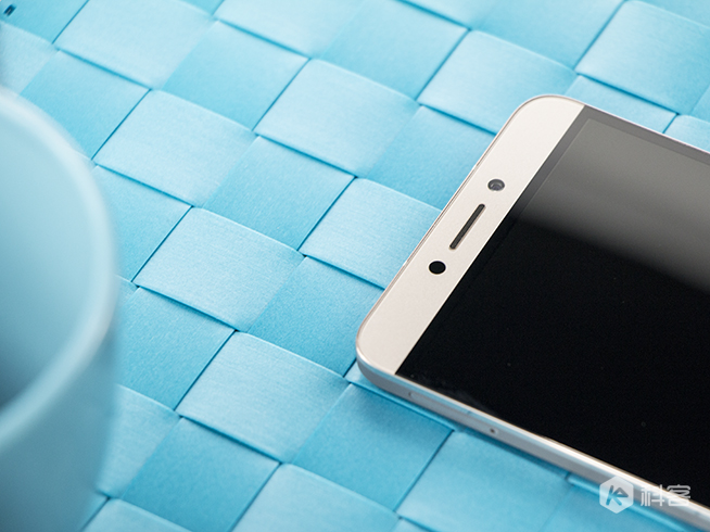 重新定義千元機(jī)？樂視樂1s開箱圖賞