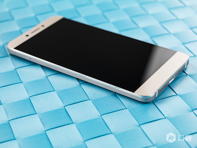 重新定義千元機(jī)？樂視樂1s開箱圖賞