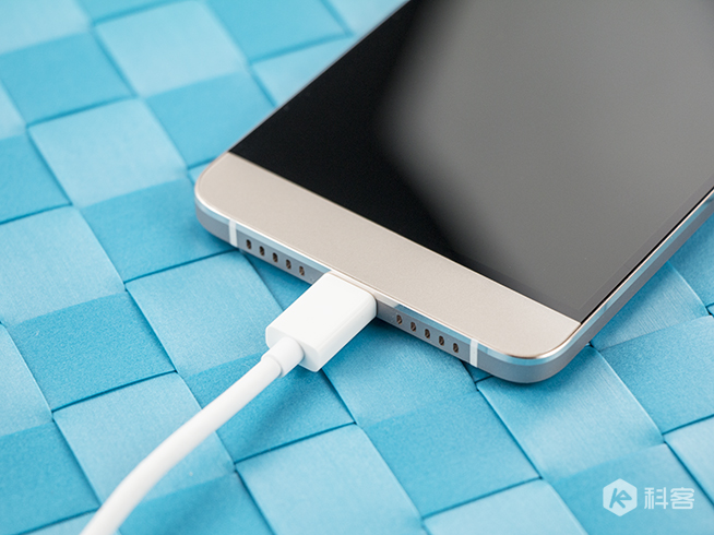 重新定義千元機(jī)？樂視樂1s開箱圖賞