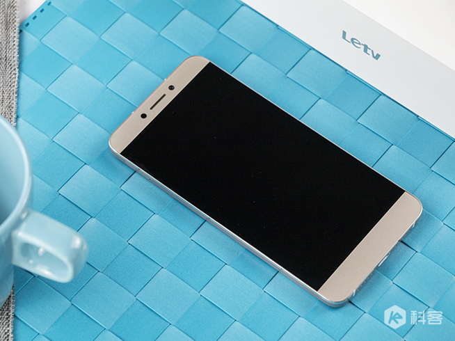 重新定義千元機(jī)？樂視樂1s開箱圖賞