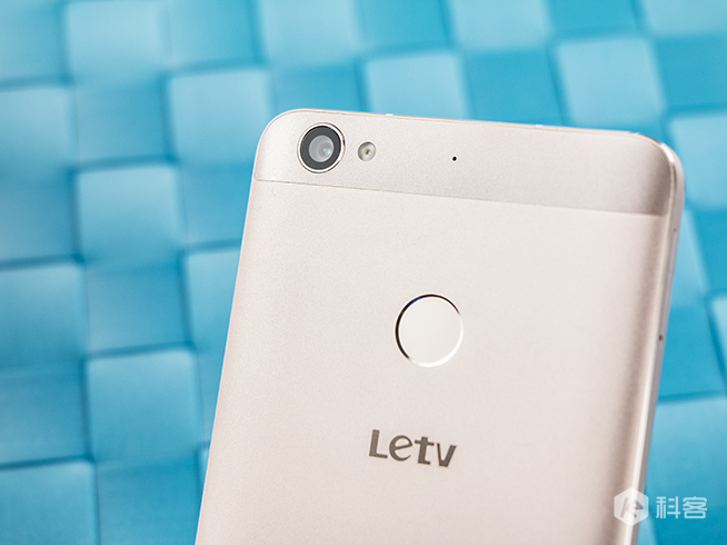 重新定義千元機(jī)？樂視樂1s開箱圖賞