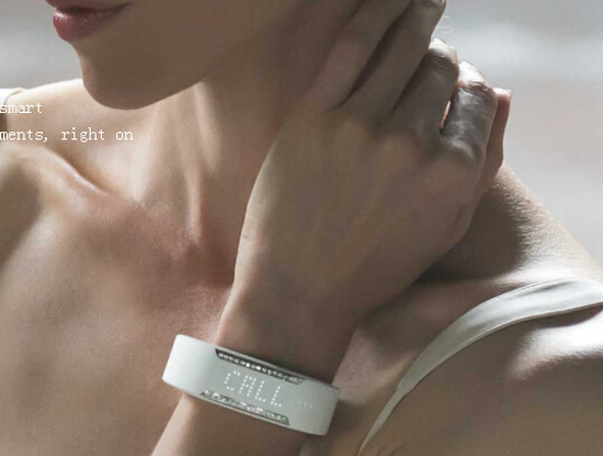 主打高顏值！施華洛世奇聯(lián)手Polar推出智能手環(huán)  