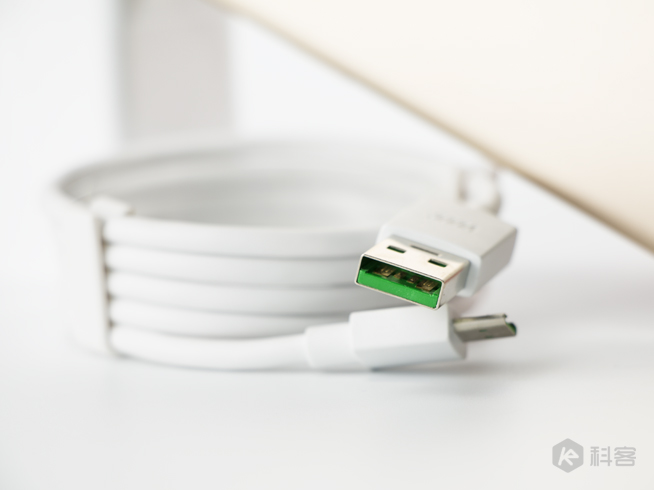 長(zhǎng)續(xù)航配搭閃充的完美結(jié)合：OPPO R7s評(píng)測(cè)