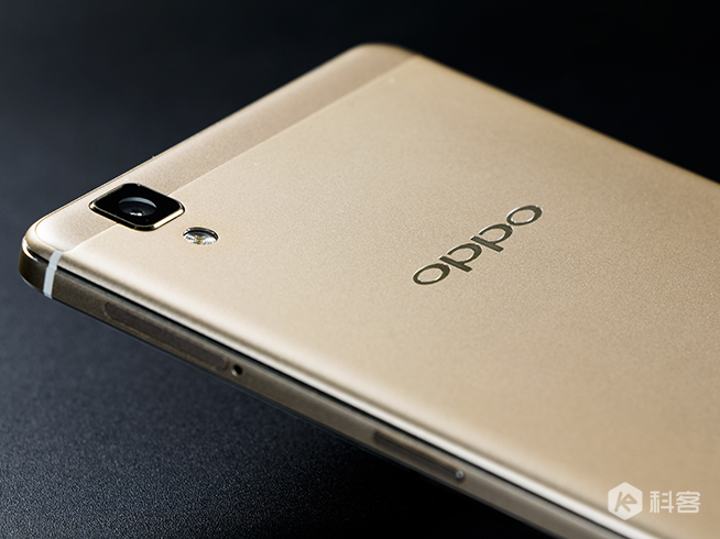 長(zhǎng)續(xù)航配搭閃充的完美結(jié)合：OPPO R7s評(píng)測(cè)