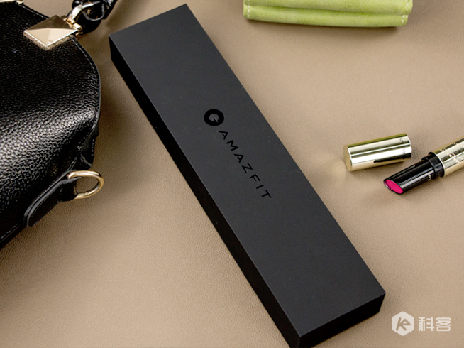 女神高圓圓設(shè)計(jì)！Amazfit智能手環(huán)圖賞