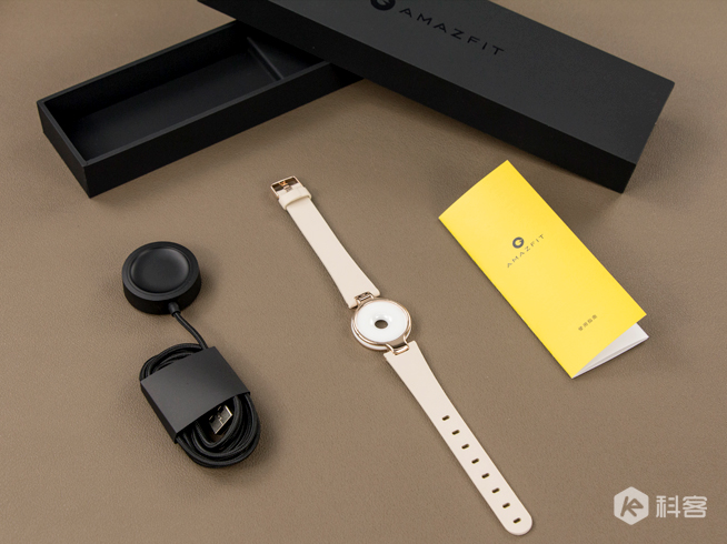 女神高圓圓設(shè)計(jì)！Amazfit智能手環(huán)圖賞