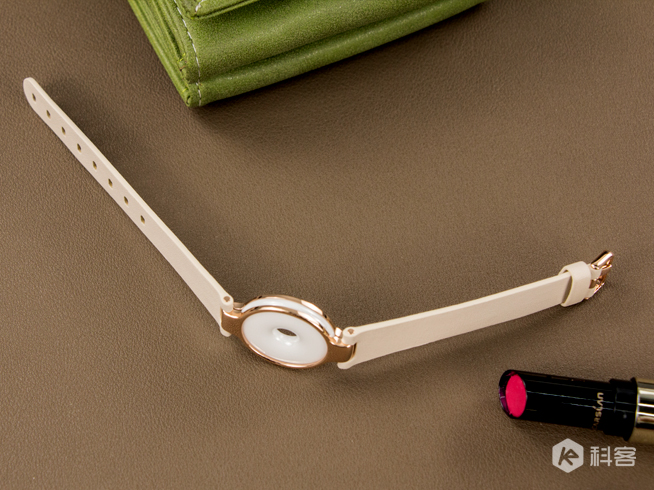 女神高圓圓設(shè)計(jì)！Amazfit智能手環(huán)圖賞