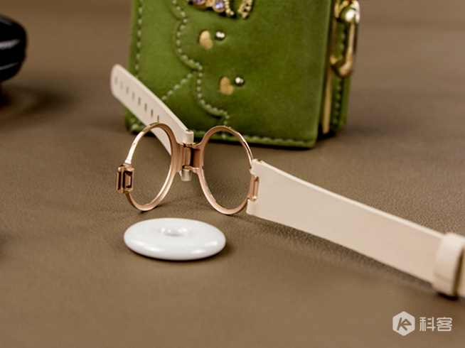 女神高圓圓設(shè)計(jì)！Amazfit智能手環(huán)圖賞