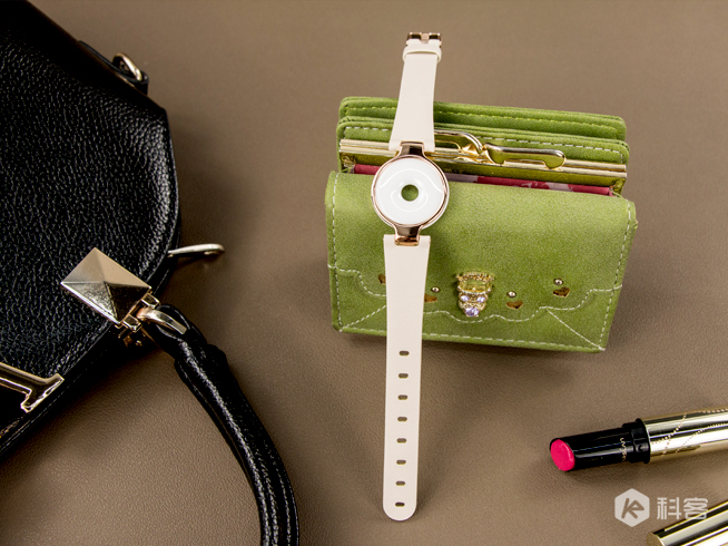 女神高圓圓設(shè)計(jì)！Amazfit智能手環(huán)圖賞