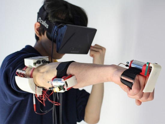 這又是一款黑科技產(chǎn)品！戴在手臂上可玩拳擊游戲