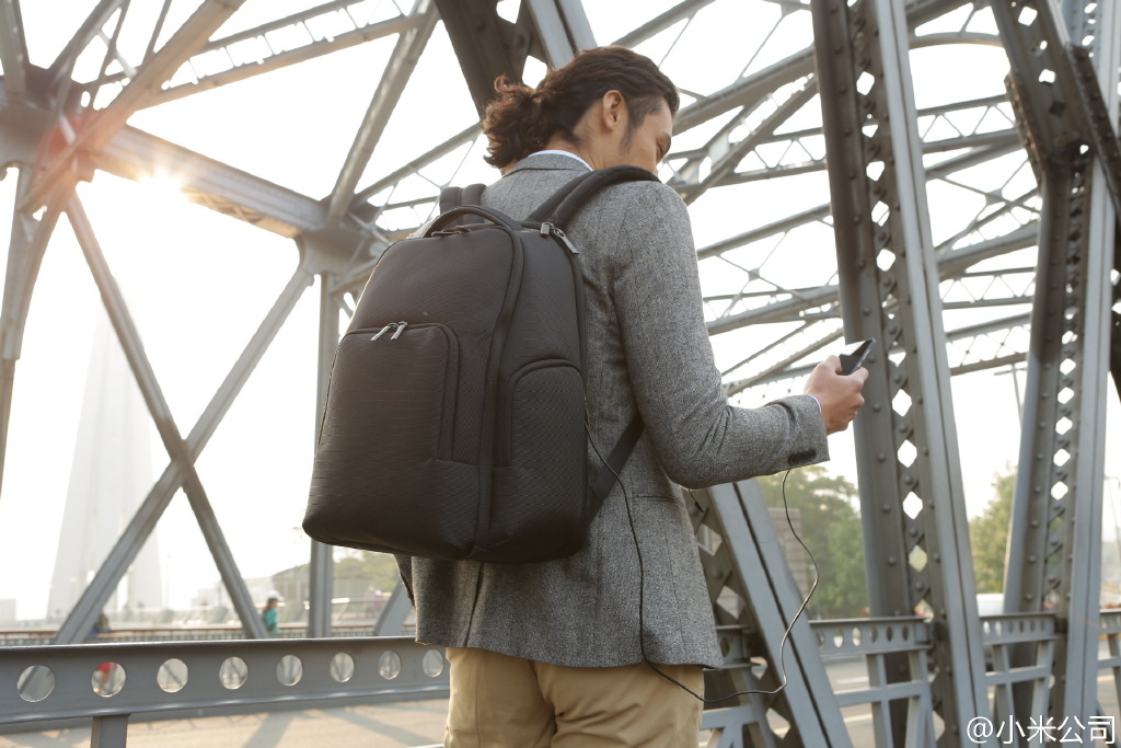 小米百貨來(lái)新品：199元小米多功能電腦包來(lái)了！