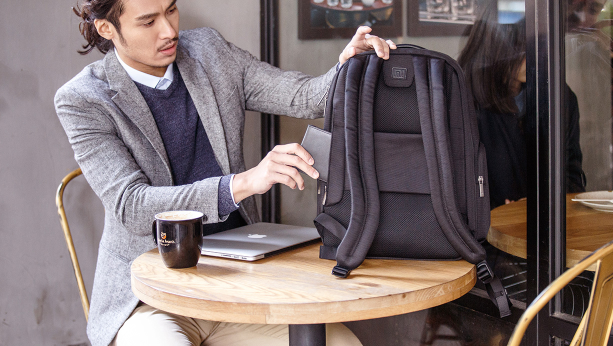 小米百貨來(lái)新品：199元小米多功能電腦包來(lái)了！