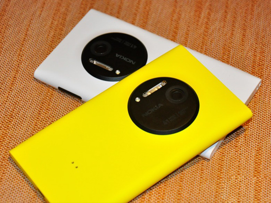 華碩新機(jī)現(xiàn)身工信部，神似諾基亞1020奧利奧鏡頭