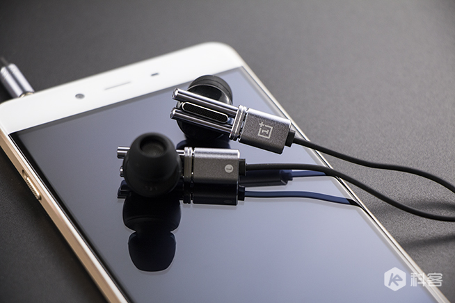 399元能媲美3000元嗎？一加金耳耳機(jī)圖賞