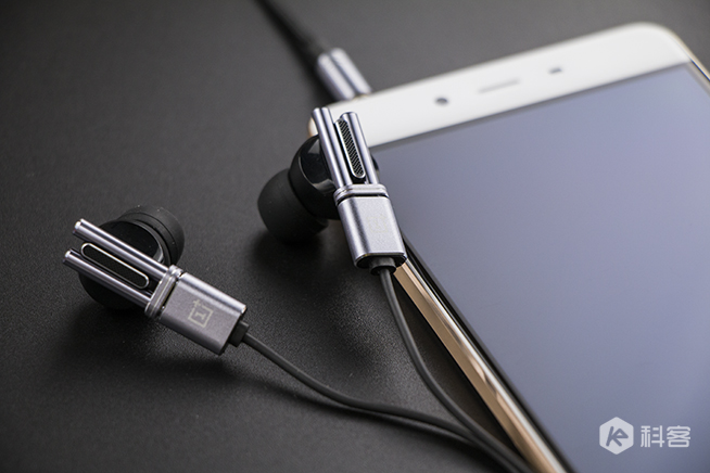 399元能媲美3000元嗎？一加金耳耳機(jī)圖賞