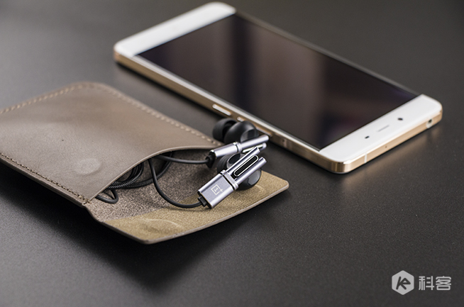 399元能媲美3000元嗎？一加金耳耳機(jī)圖賞