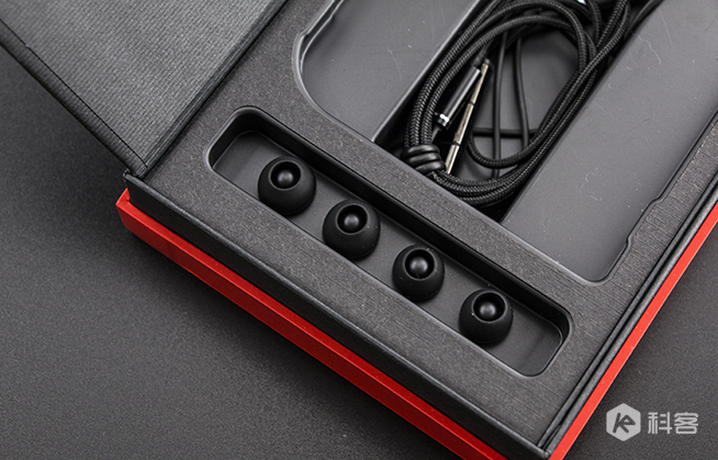 399元能媲美3000元嗎？一加金耳耳機(jī)圖賞