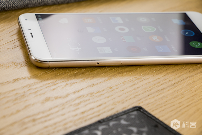 美，值得你等待！魅族PRO 5金色版圖賞