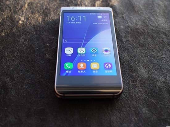 帶著它會頓時(shí)高大上嗎？三星W2016真機(jī)面世