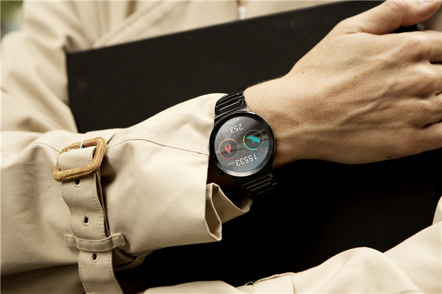 科客晚報(bào) 美艷華為WATCH國內(nèi)發(fā)布，49元電信3G流量卡