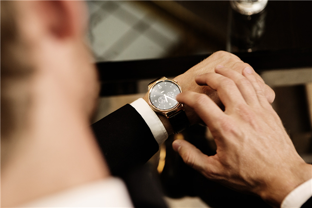 科客晚報(bào) 美艷華為WATCH國內(nèi)發(fā)布，49元電信3G流量卡