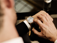 科客晚報 美艷華為WATCH國內(nèi)發(fā)布，49元電信3G流量卡