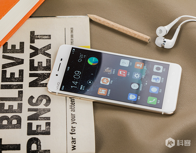 vivo X6圖賞：一體成型鑄就不一樣的金屬質(zhì)感 