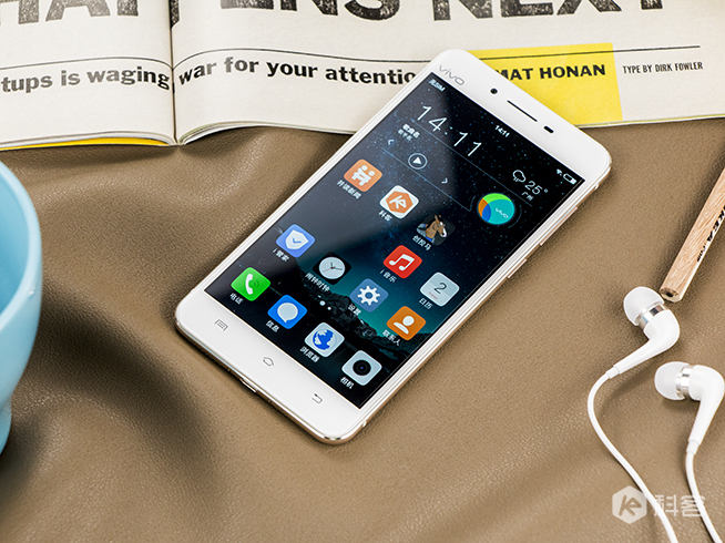 vivo X6圖賞：一體成型鑄就不一樣的金屬質(zhì)感 