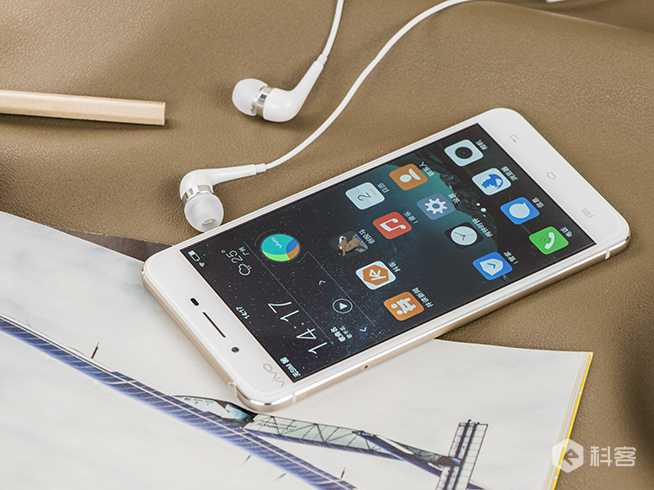 vivo X6圖賞：一體成型鑄就不一樣的金屬質(zhì)感 