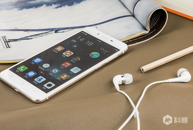 vivo X6圖賞：一體成型鑄就不一樣的金屬質(zhì)感 