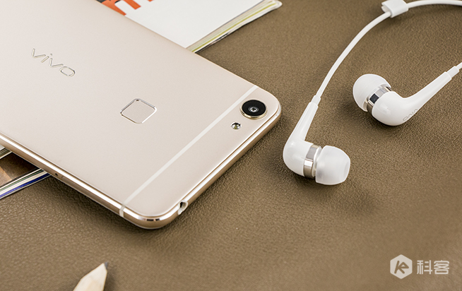 vivo X6圖賞：一體成型鑄就不一樣的金屬質(zhì)感 