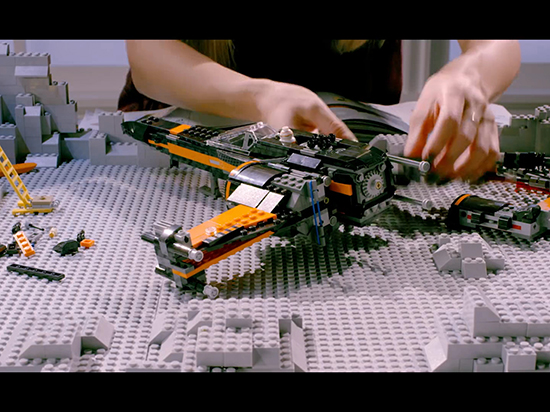 視頻:拼樂(lè)高拼出大事了 星球大戰(zhàn)拉開(kāi)帷幕