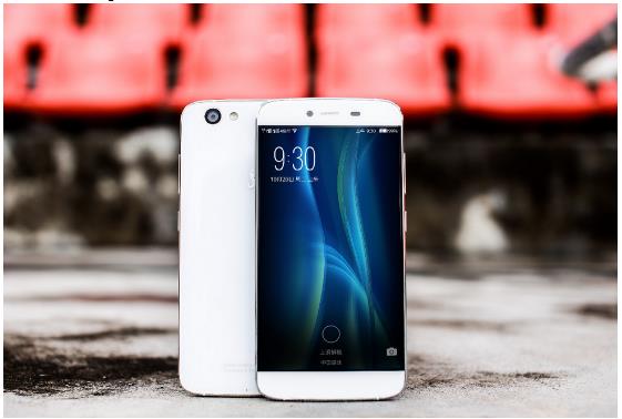 年底國產(chǎn)新機沖刺，誰才是你的菜？